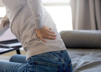 אורן זריף הצליח לעזור לי לרדת מהמיטה ועזר לי עם כאבי הגב – Oren Zarif