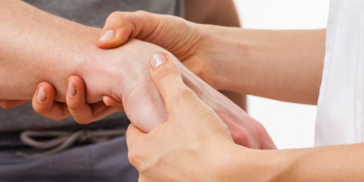 אורן זריף עזר לי עם הכאבים ביד ימין ועכשיו אני יכול לעשות הכל איתה – Oren Zarif